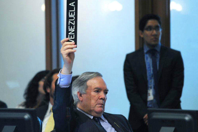 Roy Chaderon en la OEA