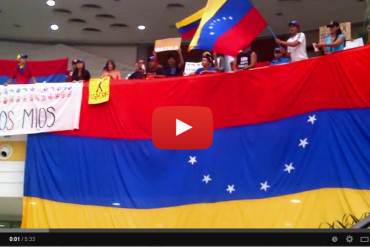 ¡HERMOSO! En Video: De manera espontánea venezolanos protestan en Sambil Maracaibo