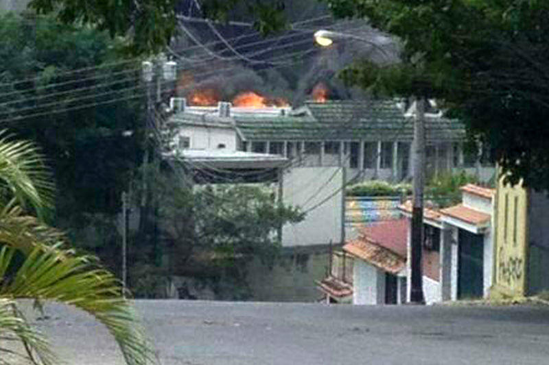 Se quema UNEFA Tachira San Cristobal 18 de Marzo 