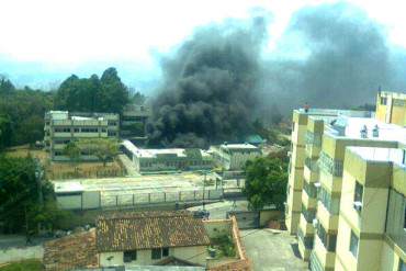 REPORTAN: Fuerte incendio en la UNEFA de Táchira + FOTOS