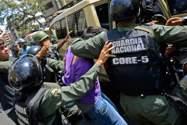 ¡LO CUENTA TODO! Estudiante torturado fue golpeado con una tabla y amarrado por horas