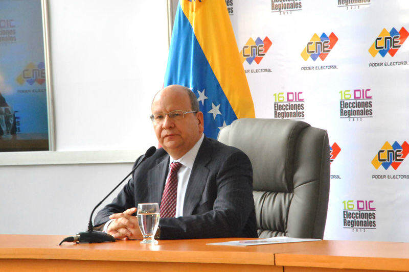 Vicente Diaz rector del CNE