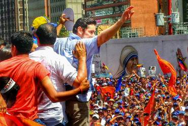 ¡RETANDO A NICOLÁS! Carlos Vecchio se presentó sorpresivamente en concentración de el Rosal