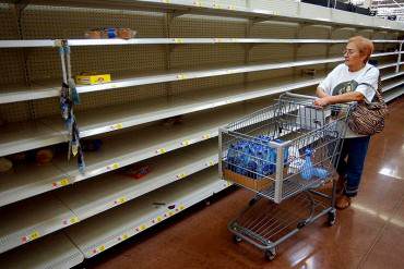 ¡PURO SHOW! Venezuela: Gobierno avala «vender alimentos regulados» con sobreprecio