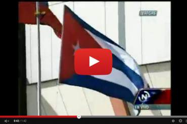 ¿PREMONITORIO? Cae bandera de Cuba justo a la llegada de Raúl Castro a Venezuela (Video)
