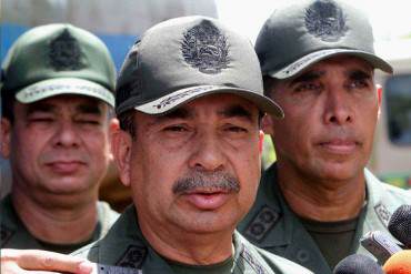 ¡MUCHO CINISMO! Comandante de la GNB niega que paramilitares atacaran casas en Maracaibo