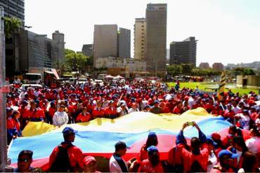 ¡SIN PUEBLO! Así está la concentración oficialista en Plaza Venezuela este 26M + FOTOS