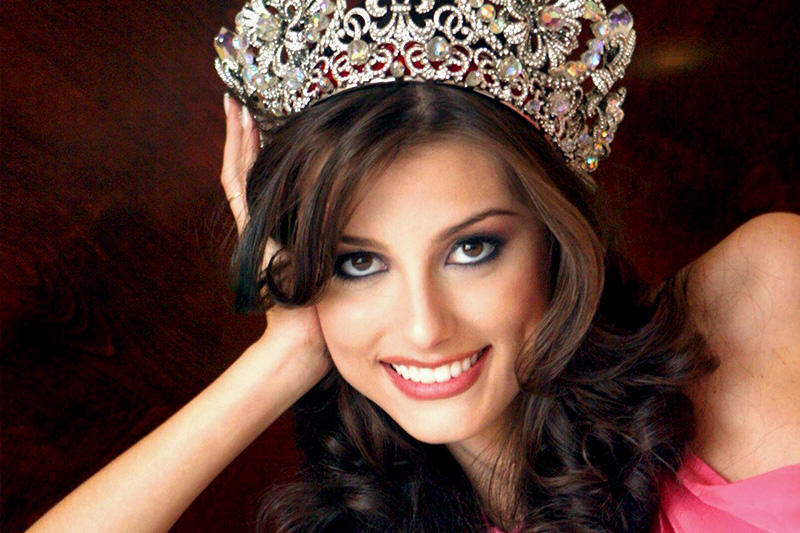 stefania-fernandez-miss-venezuela-miss-universe-2009_1300x1086_70636