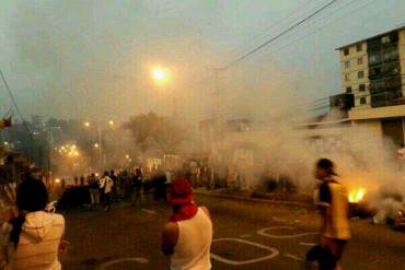 ¡EN ESTE MOMENTO! GNB arremete contra vecinos de Barrio Obrero en Táchira (FOTOS)