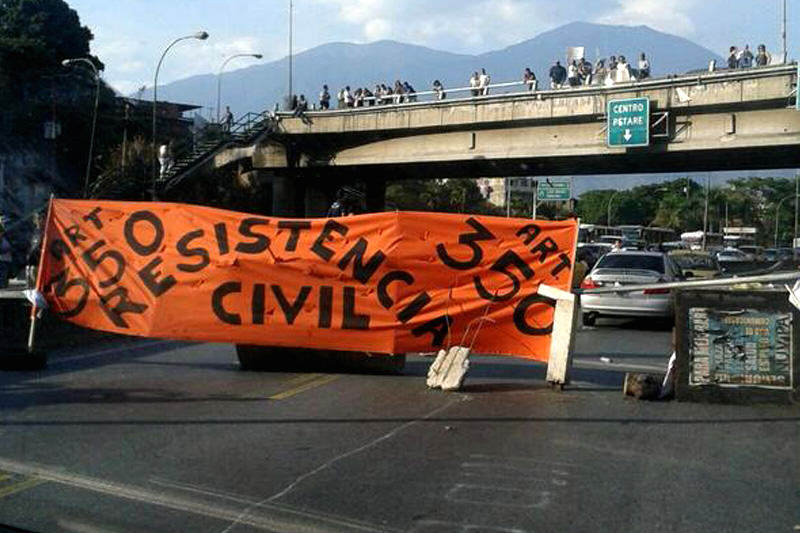 Articulo 350 Resistencia Civil Barricada en Venezuela 