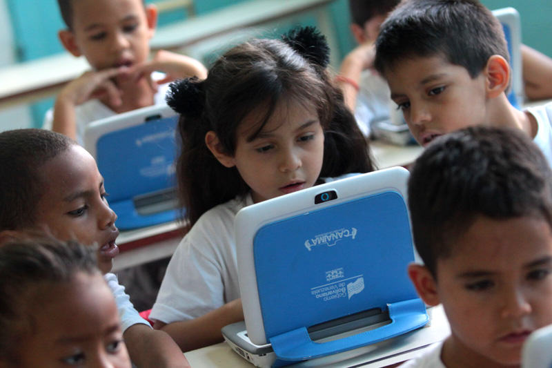 Escuelas en Venezuela Aula de Clases con niños