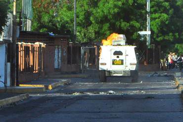 ¡BATALLA CAMPAL! Así fue la brutal represión y resistencia frente a la UFT (+ Fotos)