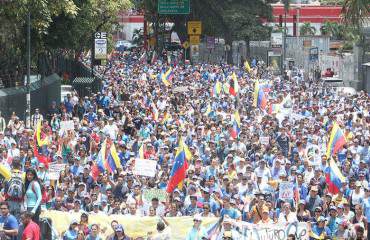 ¡EL CAMBIO VIENE PRONTO! La protesta sigue viva mientras Maduro pierde su legitimidad