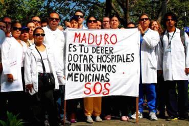 ¡TERRIBLE CRISIS! Médicos protestan por escasez de medicamentos e insumos