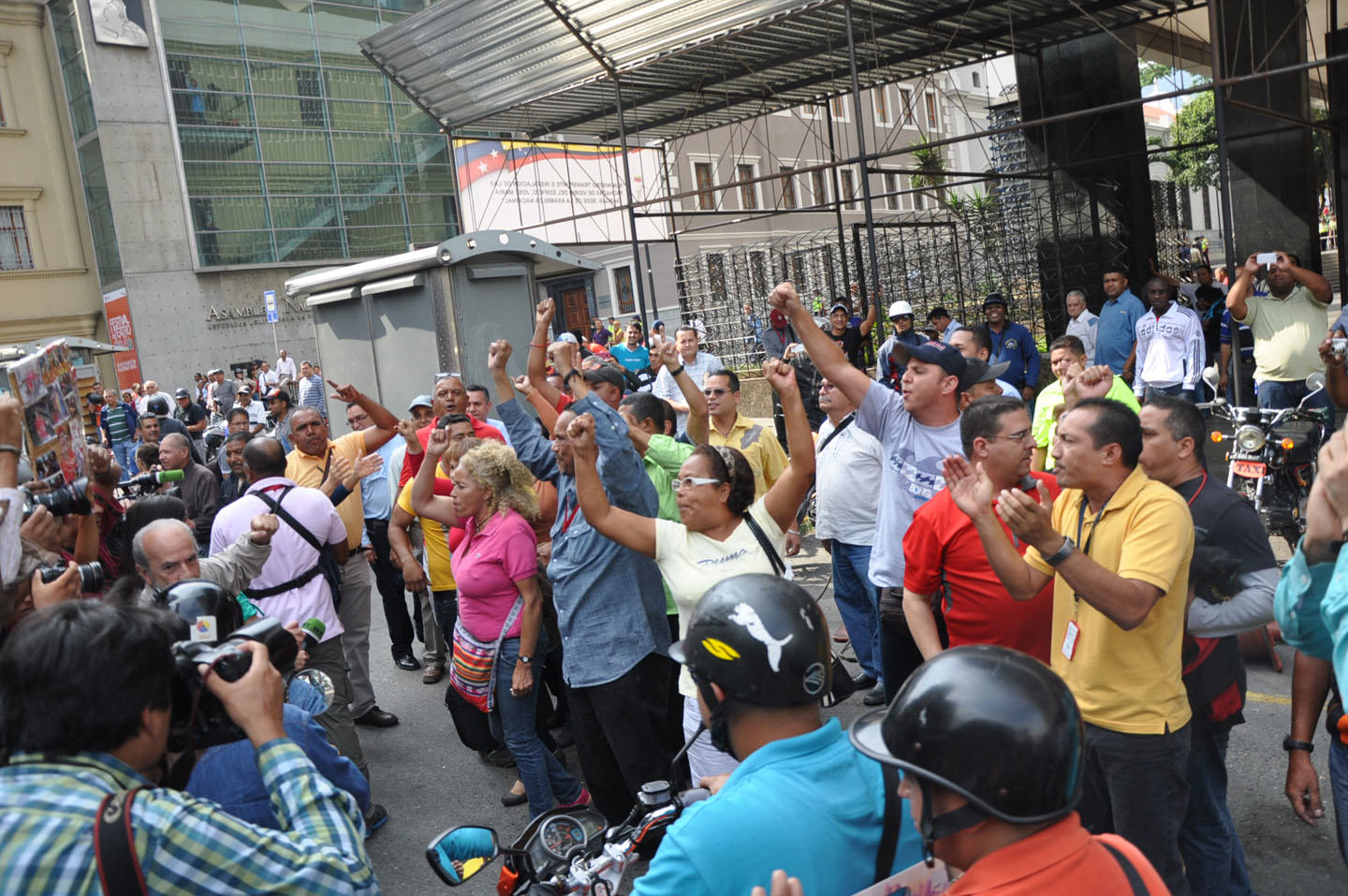 Maria Corina Machado Prohibida en Asamblea Nacional 1A AN (10)