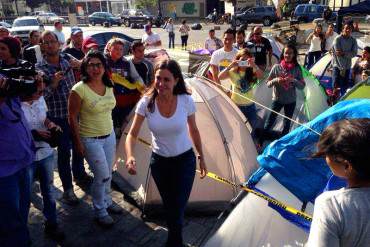 ¡INVENCIBLE! María Corina llegó a Venezuela y se dirigió a carpa de los estudiantes en la ONU