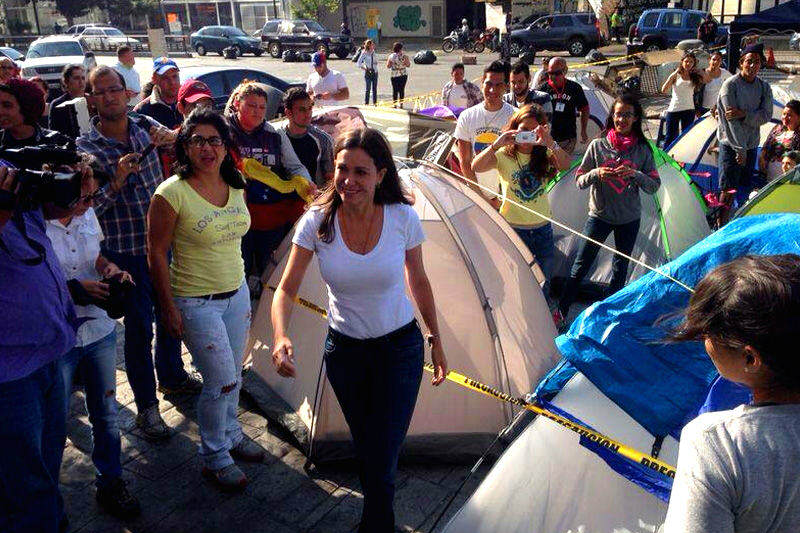 Maria Corina Machado llegando a Carpa de Estudiantes en la ONU CCS