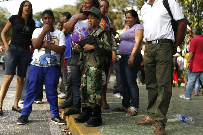 ¡ATENCIÓN! Así es como el Min Defensa busca adoctrinar a niños y jóvenes en escuelas públicas