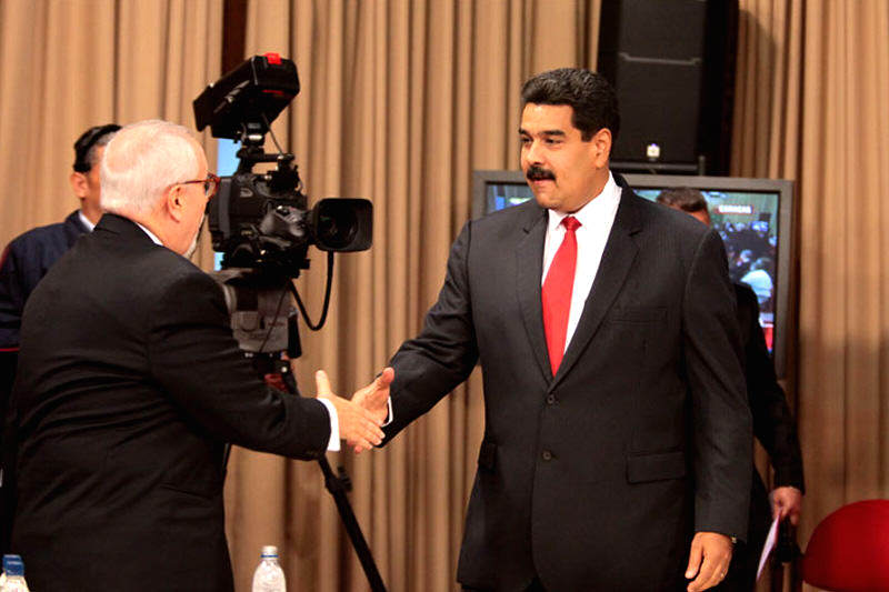 Ramon Guillermo Aveledo con Nicolas Maduro 