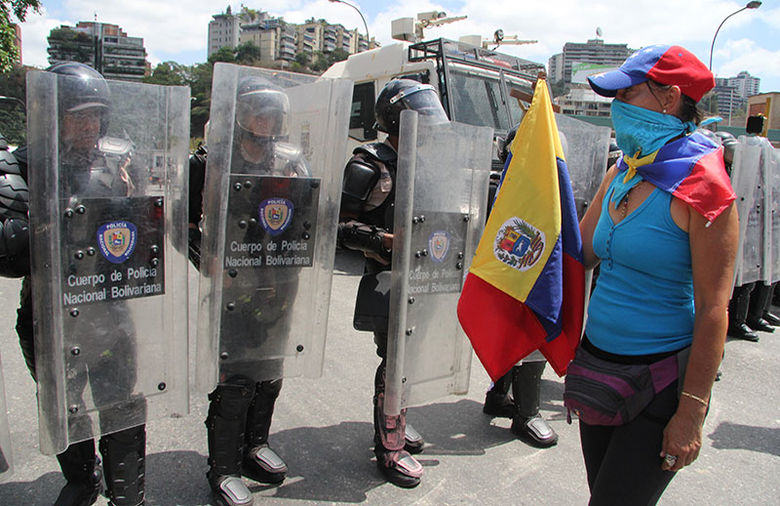 Represion Monte Bello GNB 13 Abril 2014 (10)