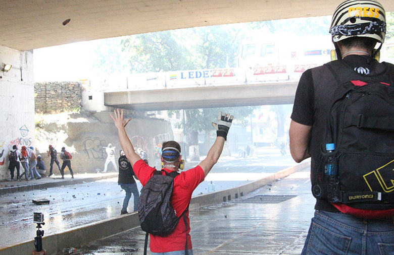 Represion Monte Bello GNB 13 Abril 2014 (32)