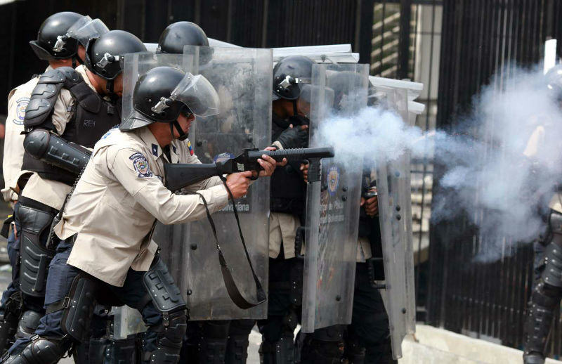 Represion Protestas en Venezuela GNB (1)