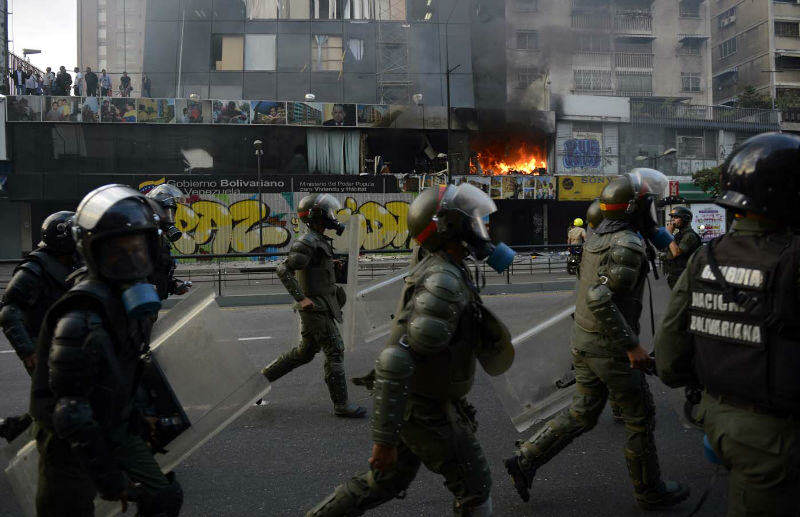 Represion Protestas en Venezuela GNB (12)