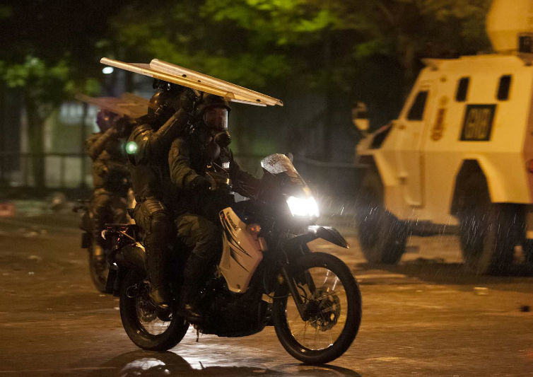 Represion Protestas en Venezuela GNB (14)