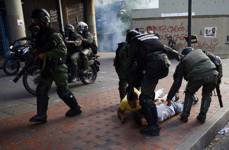 Represion Protestas en Venezuela GNB (16)