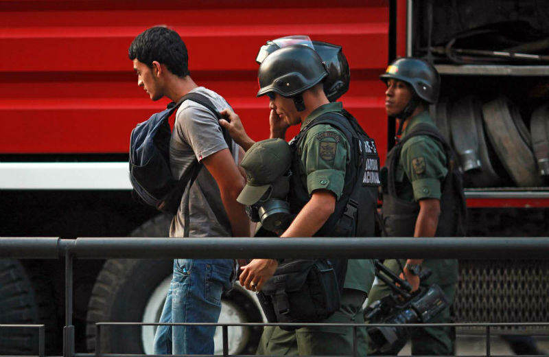 Represion Protestas en Venezuela GNB (17)