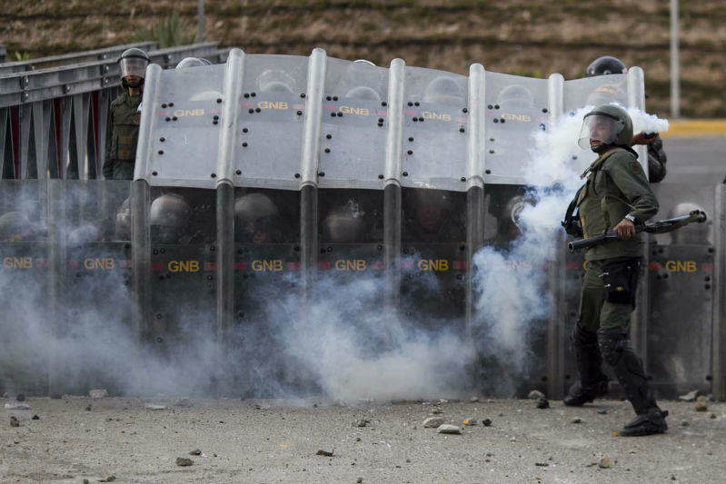 Represion Protestas en Venezuela GNB (5)