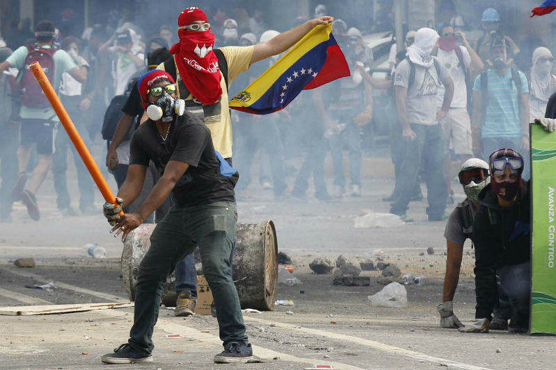 Represion Protestas en Venezuela GNB (9)