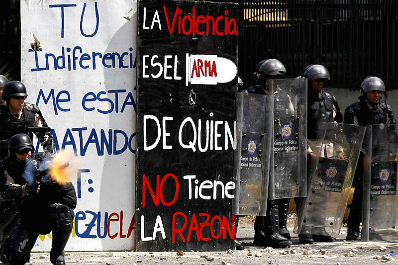 Represion-de-la-PNB-en-El-Cafetal-6A-(1)