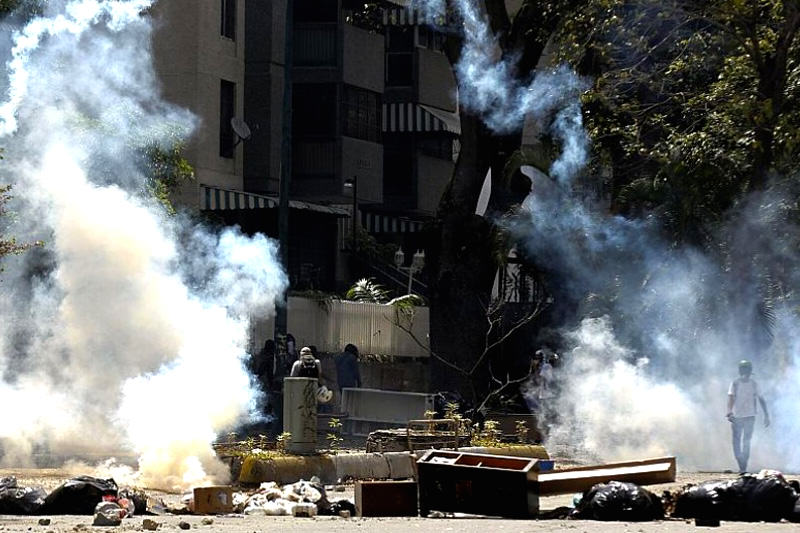 Represion-de-la-PNB-en-El-Cafetal-6A-(11)