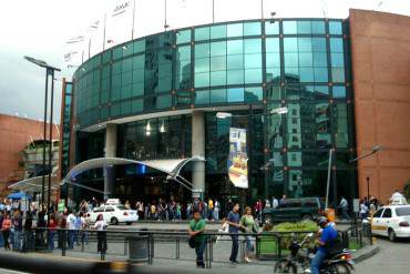 ¡SOLIDARIOS! Centros Comerciales dan luz verde a los trabajadores de sumarse al paro cívico de este 20Jul