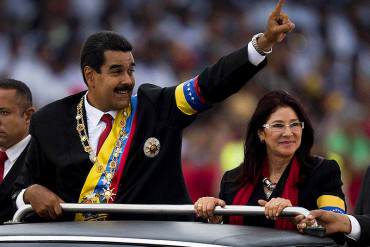 ¡PRESIDENTE SIN PANTALONES! Cilia Flores es quien manda en la relación y en Venezuela