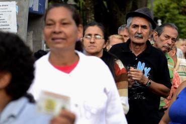 ¡REÍR PARA NO LLORAR! Maduro aumentó 30% y el pollo entero aumentó 129,5%