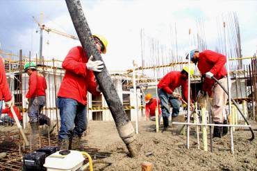 ¡ATENCIÓN! 800 mil trabajadores de la construcción anuncian huelga si no reciben aumento salarial