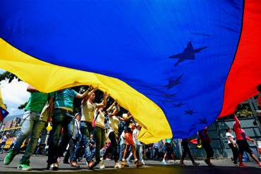 ¡TIEMBLA EL DICTADOR! Estudiantes seguirán en las calles hasta que Maduro renuncie