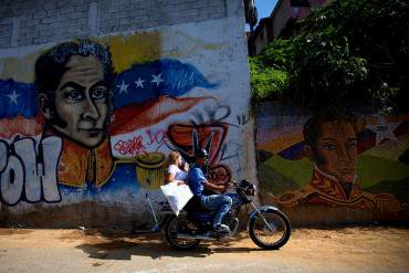 ¡POR LA LIBERTAD DE VENEZUELA! «Si Bolívar viviera, estuviera levantando barricadas»