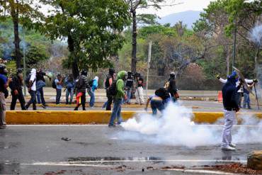 ¡BRUTAL REPRESIÓN! En Fotos: Así fue el ataque de la PNB contra estudiantes que dejó al menos 6 heridos