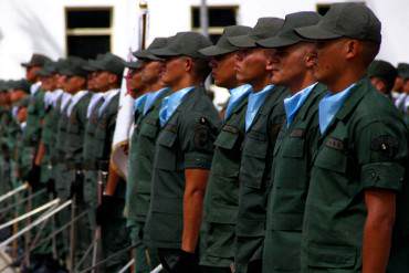 ¡A PUNTA DE BILLETE! Militares venezolanos han recibido 505% de aumento desde 1999