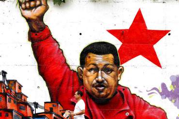 ¡PERVERSO ADOCTRINAMIENTO! Lanzan oficialmente Instituto sobre Pensamiento de Chávez