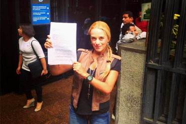 LA FOTO: Lilian Tintori denunció a Rodríguez Torres ante la Fiscalía de Protección a la Mujer