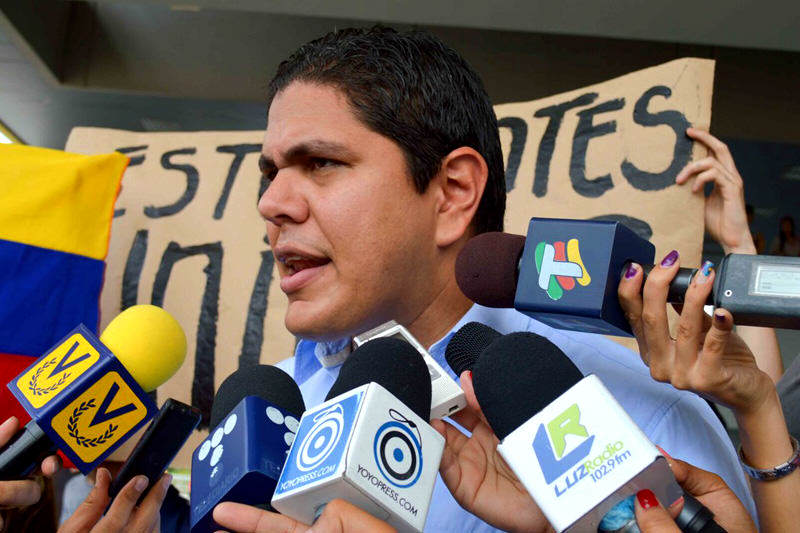 Lester-Toledo-dirigente-de-Voluntad-Popular-Diputado-CLEZ-800x533