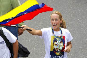 ¡OREMOS POR VENEZUELA! Lilian Tintori pide elevar una oración por Leopoldo y estudiantes