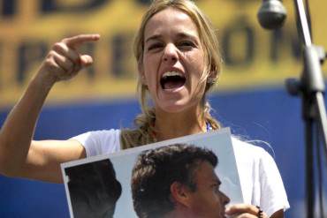 ¡INDIGNACIÓN! Lilian Tintori: «Llevamos más de un mes de diálogo y no hemos visto resultados»