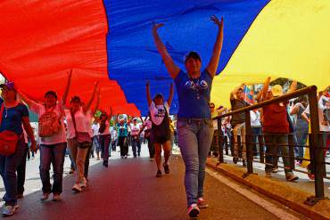 ¡CALLE SIN RETORNO! Comienza a llenarse la Plaza Brión en nuevo plan para #LiberarAVenezuela