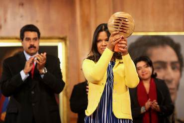 ¡EXTRAOFICIAL! Chavistas llamarían a constituyente y LA INFANTA Chávez sería candidata presidencial