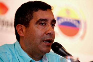 ¡LEY PA’ PENDEJOS! Rodríguez Torres: «Se podría eliminar el porte de arma en Venezuela»